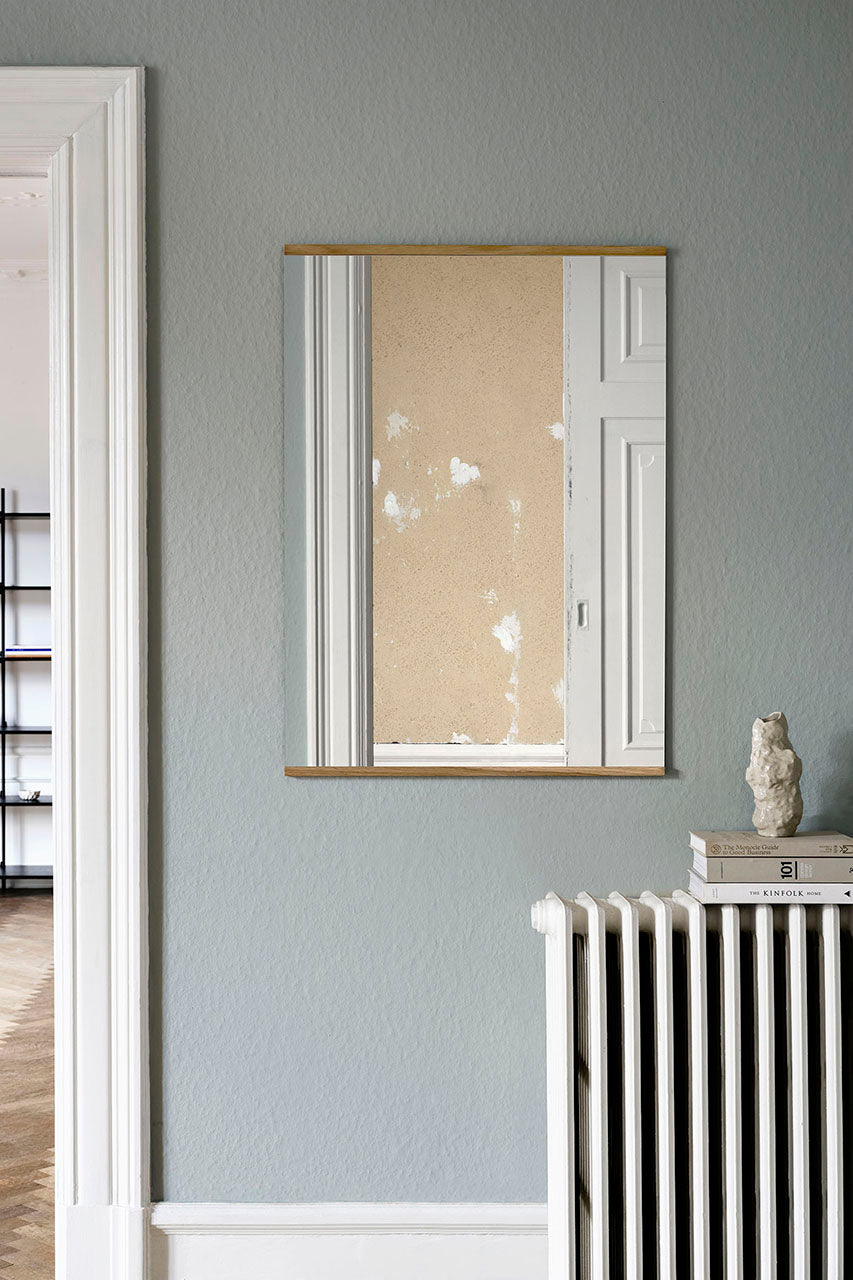 Moebe rectangular wall mirror aan muur